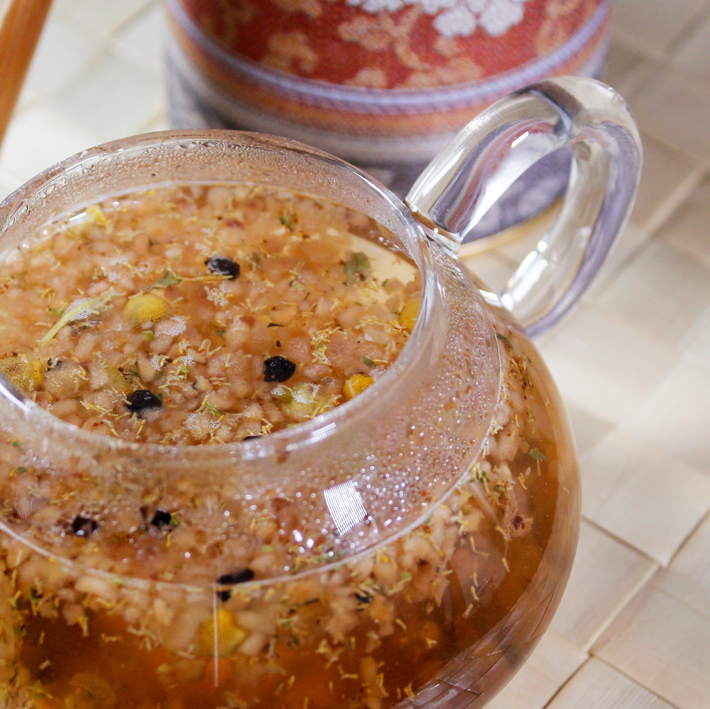 Apple Berry - steeping in a glass tea pot. Tasting Notes:
elderberry • cinnamon • cider