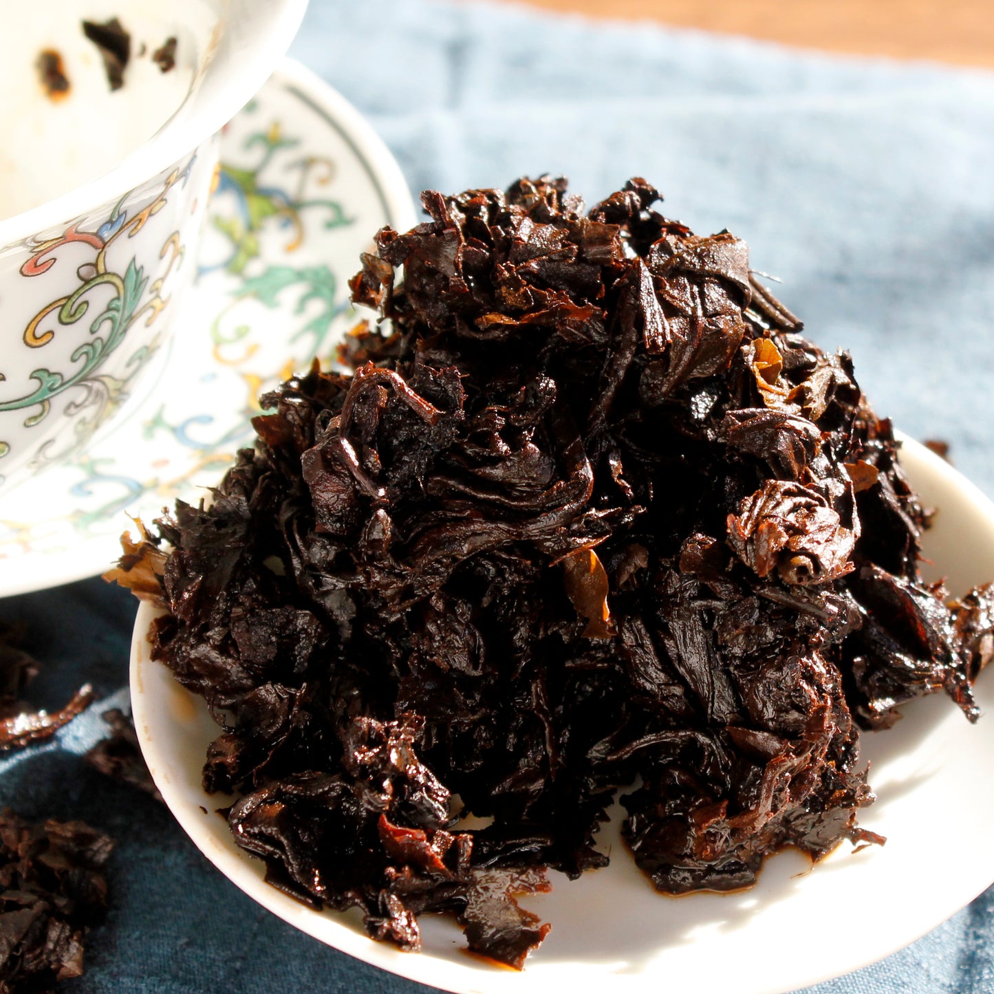 Golden Dragon: Shu Pu-Erh Tuocha