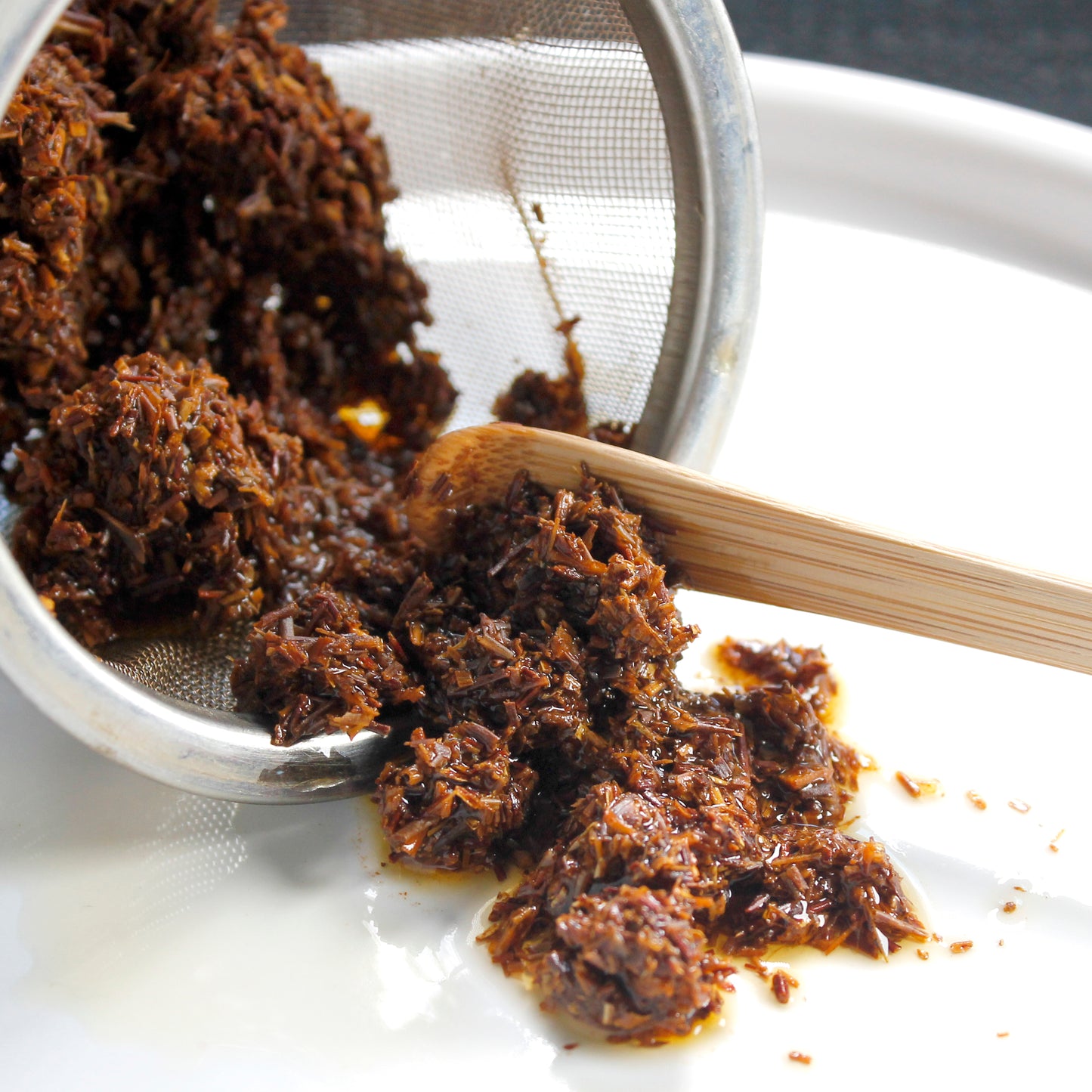 Rooibos Bergamot - wet leaves