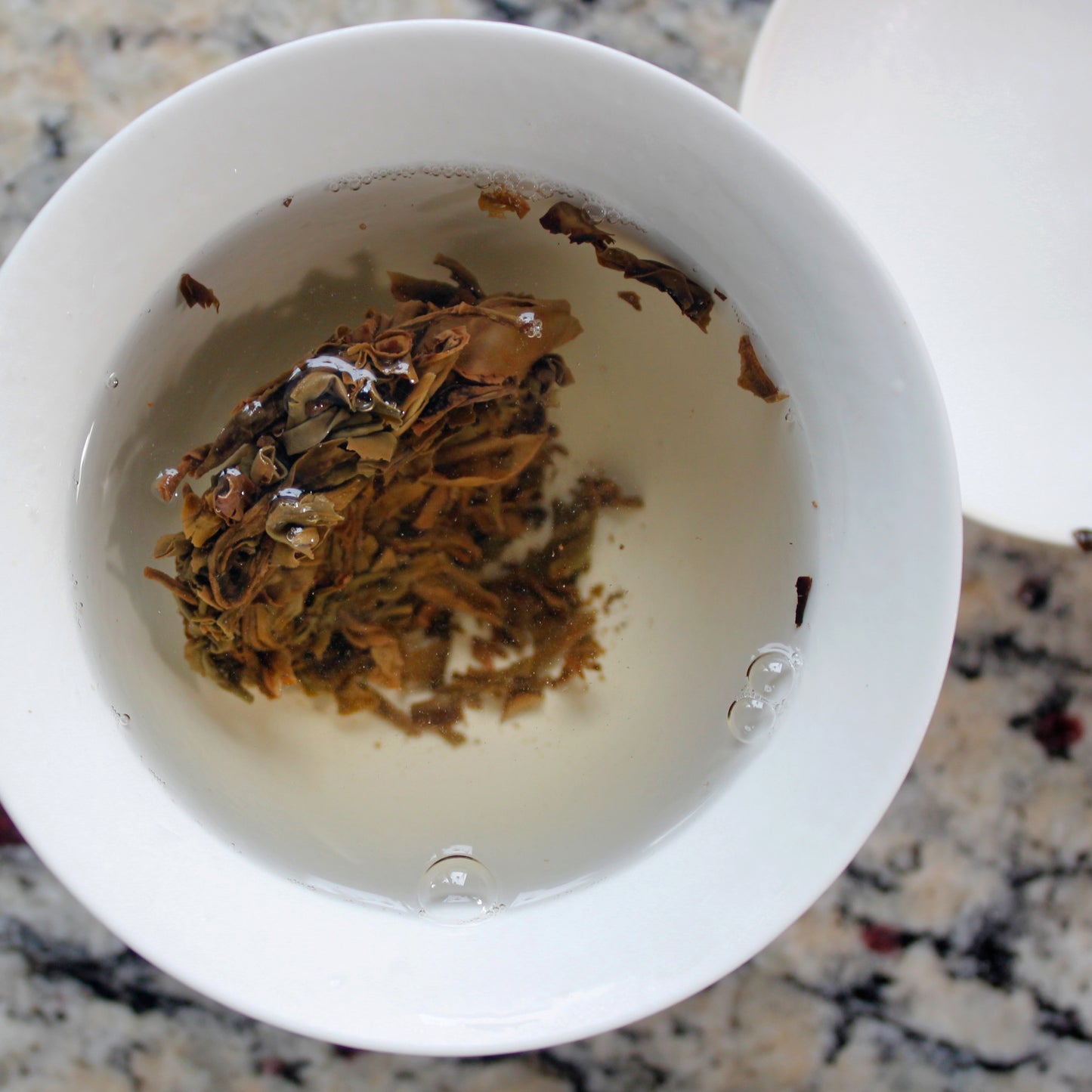 Teacup Pig: Sheng Pu-Erh Tuocha 2015 - steeping