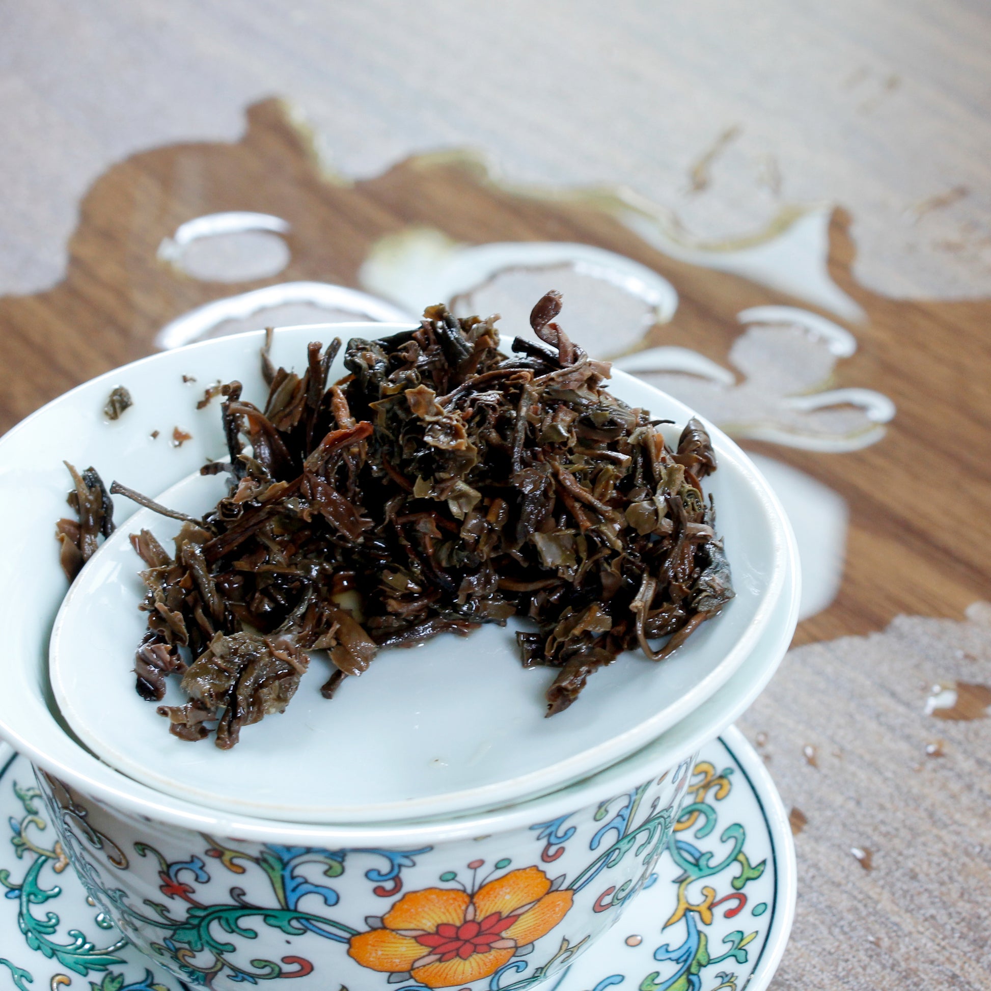 Yuan Sheng Bingcha 2005 - wet leaves