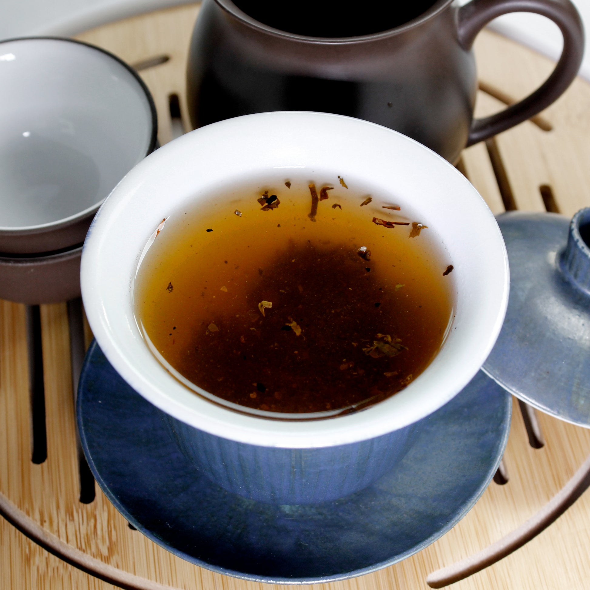 Lincang Half Dollar: 2011 Sheng Pu-Erh - steeping